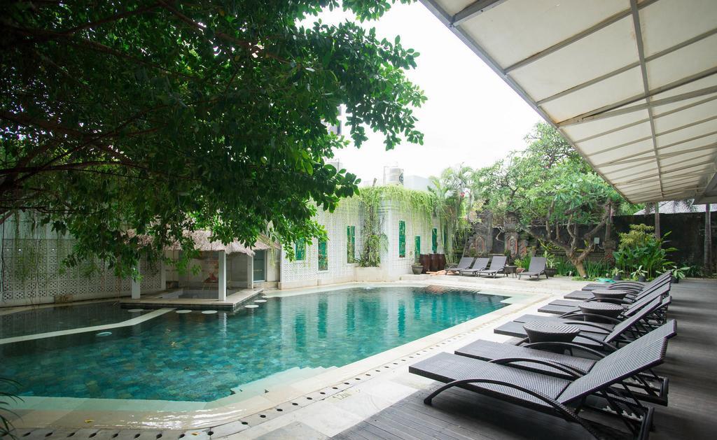 Kuta One Party Hotel Exterior foto