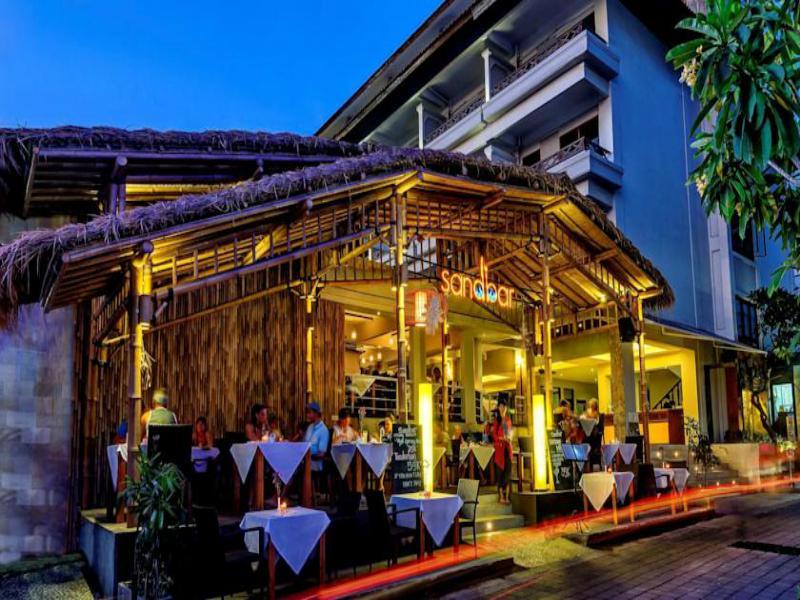 Kuta One Party Hotel Exterior foto