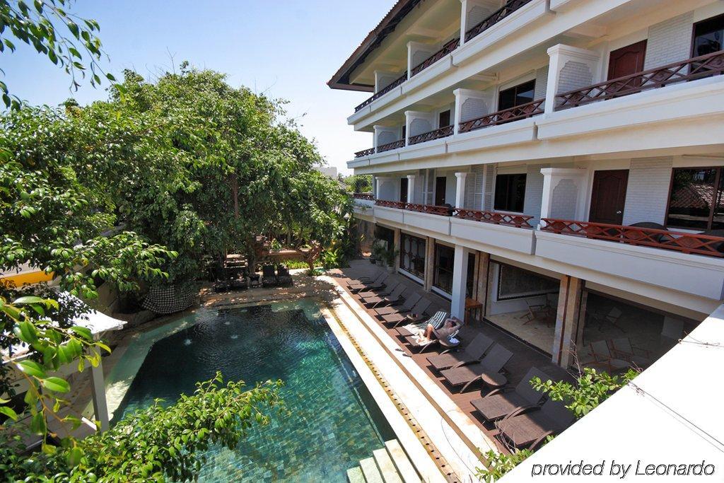 Kuta One Party Hotel Exterior foto