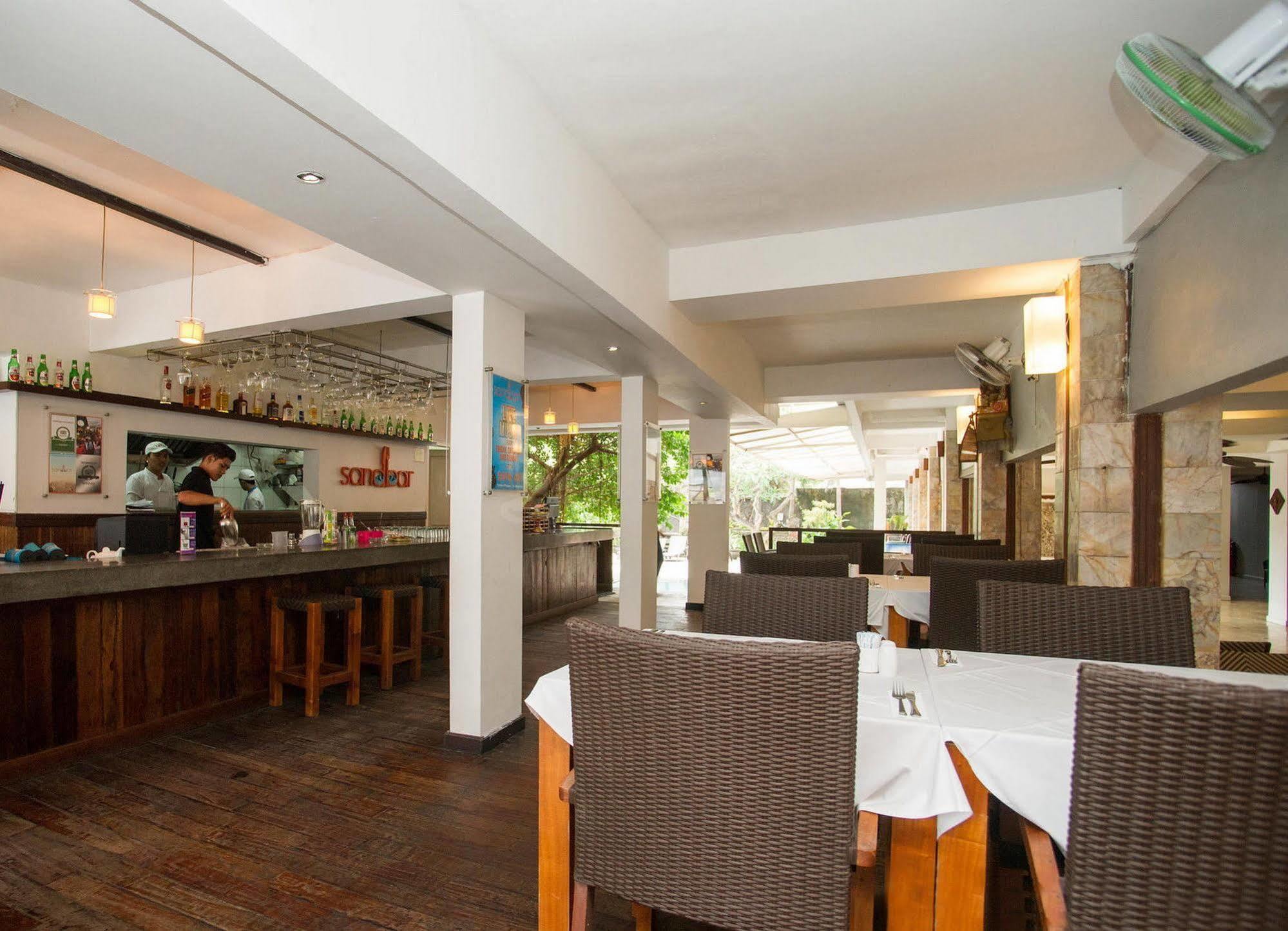 Kuta One Party Hotel Exterior foto
