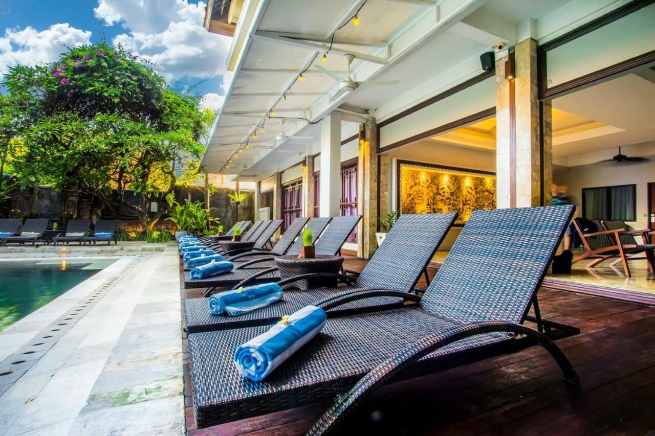 Kuta One Party Hotel Exterior foto